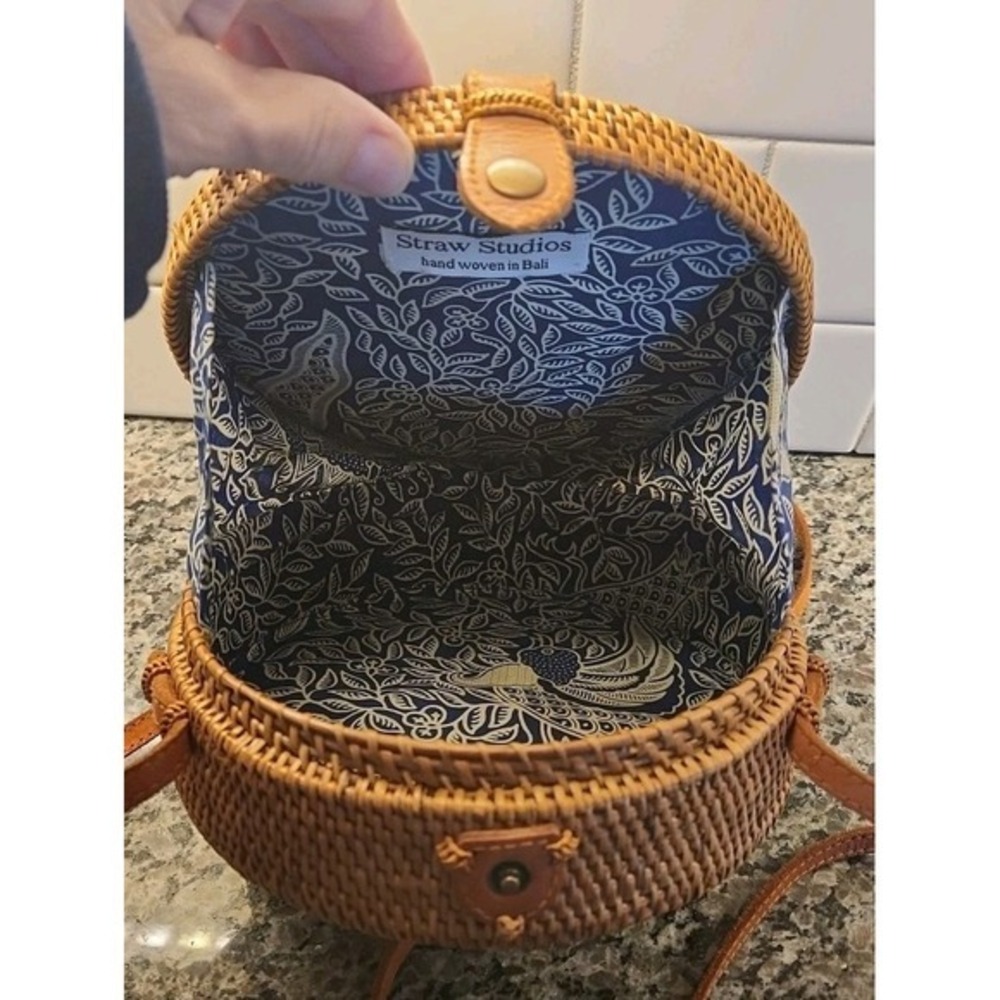 Straw Studios Hand Woven Round Purse‎ 8" x 2.75" | Leather Strap | Never Used P1
